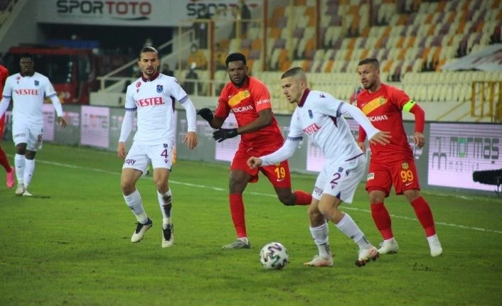Süper Lig: Yeni Malatyaspor: 0 - Trabzonspor: 0 (İlk yarı)