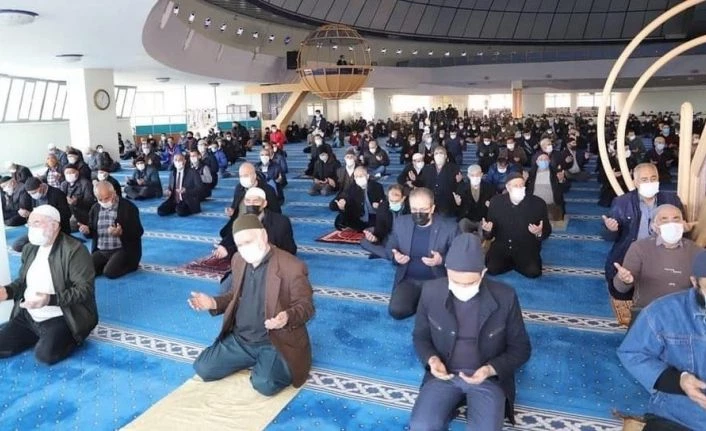 Terzibaba Cami’nde Regaip Kandili coşkusu