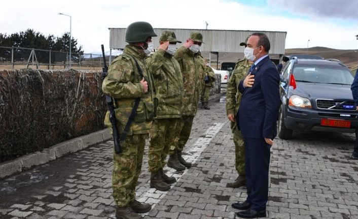 Vali Hüseyin Öner, Çıldır Aktaş Hudut Karakolunu ziyaret etti