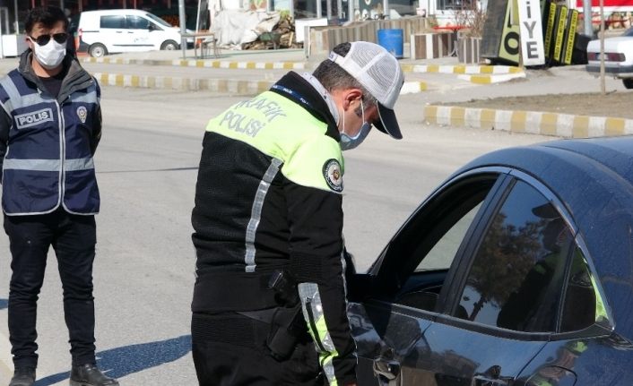 Van polisinden kısıtlama günlerinde sıkı denetim