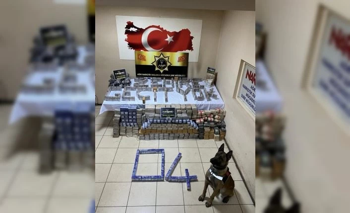 Ağrı’da saman çuvallarının altına gizlenmiş 358 kilo eroin ele geçirildi