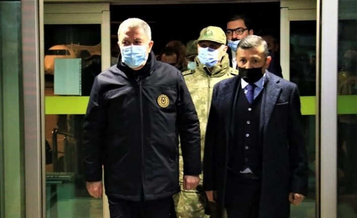 Bakan Akar: “Kazanın ani değişim gösteren hava şartları nedeniyle meydana geldiği değerlendirilmektedir”