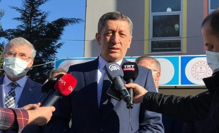 Bakan Selçuk: Şehirlerimizin alacağı mesafeye göre okulların durumunda değişkenlik olacak