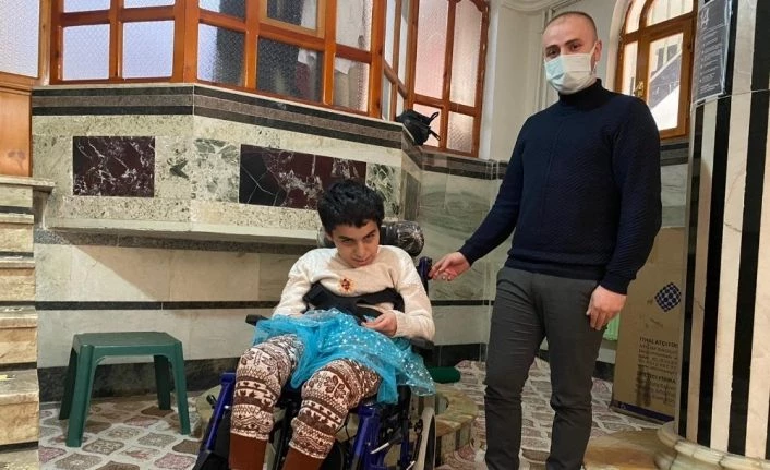 Başkan Aydoğdu’dan özel gereksinimli çocuklara sandalye desteği