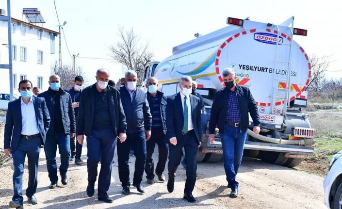 Başkan Çınar, Dilek Mahallesi’ndeki yol çalışmalarını inceledi