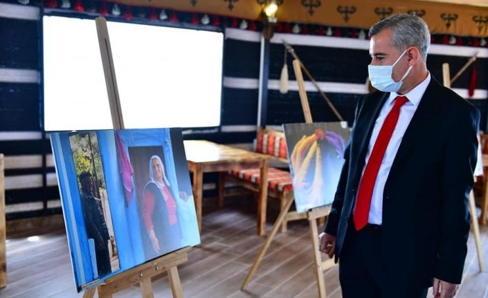 Başkan Çınar, ‘kadın ve hayat’ fotoğraf sergisini gezdi