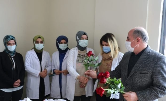 Başkan Yaptırmış 8 Mart Kadınlar Gününü kutladı
