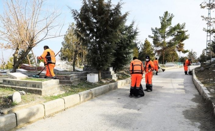 Battalgazi’deki mezarlıklar yoğun bakıma alındı