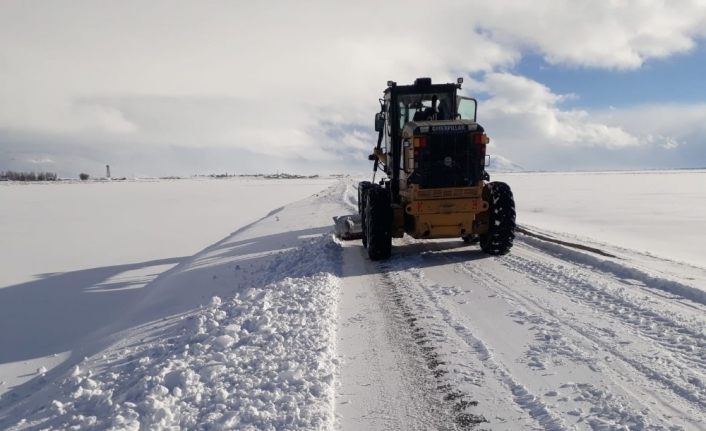 Çaldıran’da kapanan 100 mahalle yolu yeniden ulaşıma açılıyor