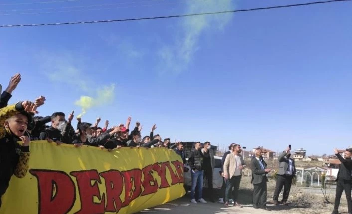 Denizlispor maçı öncesi taraftardan Yeni Malatyaspor’a moral