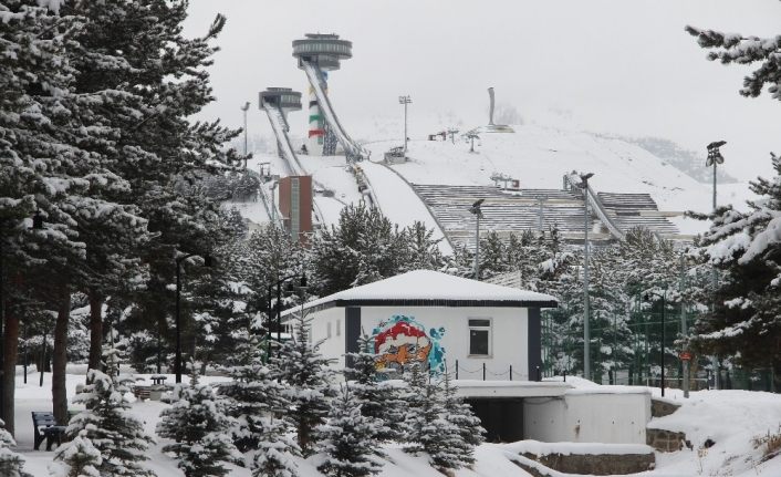 Erzurum’da Mart kapıdan baktırdı