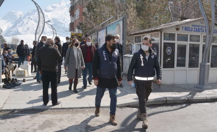 Hakkari’de kontrolü normalleşme denetimleri sürüyor