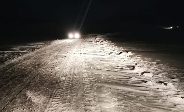 Kar ve tipi nedeniyle yolda mahsur kaldılar