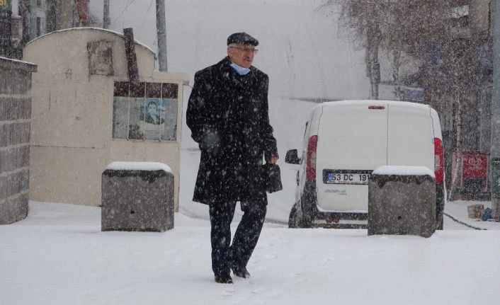 Kara kış geri geldi