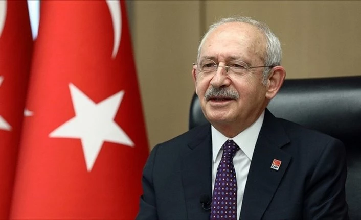 Kılıçdaroğlu: Bir nefes sıhhat için kendi nefesinden vazgeçen sağlık emekçilerimizin hatırası önünde saygıyla eğiliyorum