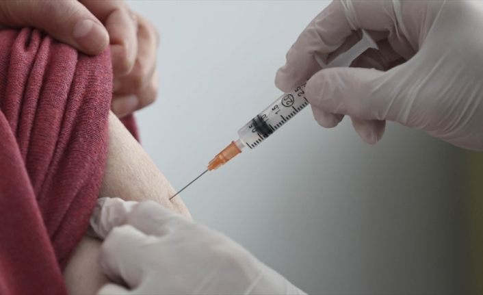 Kovid-19 aşı programında yeni gruba geçiliyor
