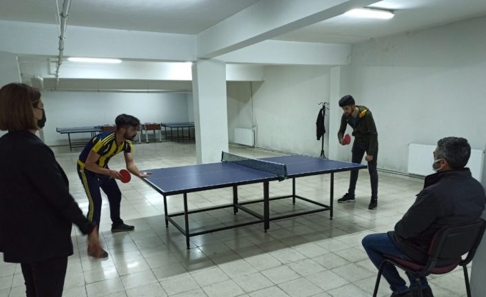 Malatya Büyükşehir’de masa tenisi turnuvası başladı