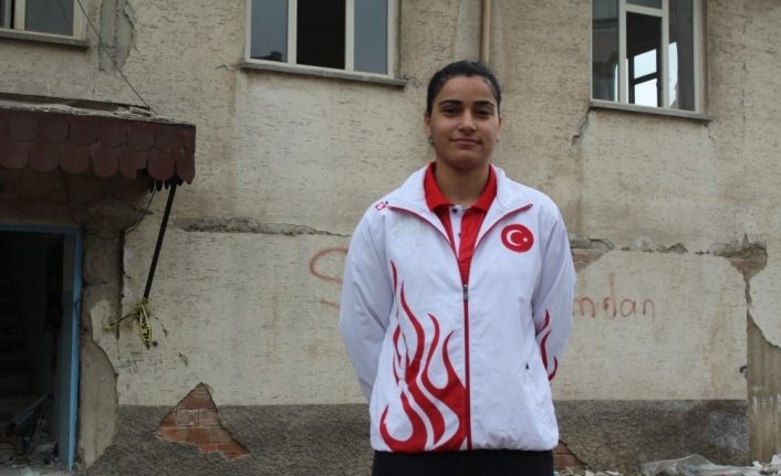 Milli badmintoncu Aliye, Elazığ Belediyespor’da