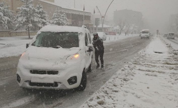 Muş’ta 134 köy yolu ulaşıma kapandı