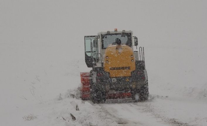 Muş’ta 221 köy yolu ulaşıma açıldı