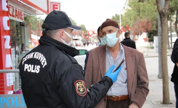 Pandemi ile mücadelede yeni tedbir sokakta "HES" kodu uygulaması başladı