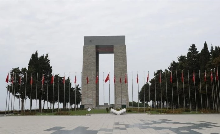 Şehitler Abidesi bölgesinde 18 Mart törenleri için hazırlıklar sürüyor