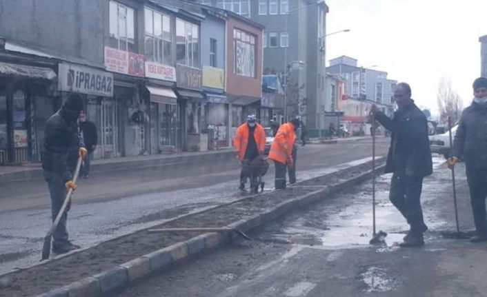 Selim Belediyesi’nden ‘Temizlik bizden temiz tutmak sizden’ kampanyası