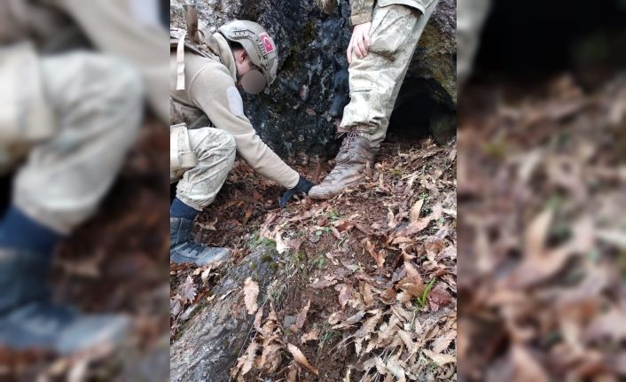 Tunceli’de teröristlerin kullandığı 2 mağara imha edildi