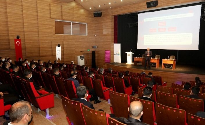 Van Büyükşehir Belediyesinin yeni personellerine eğitim semineri