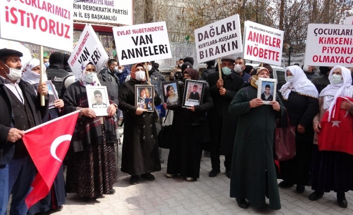 Van’da çocuklarını PKK’dan isteyen ailelerin sayısı artıyor