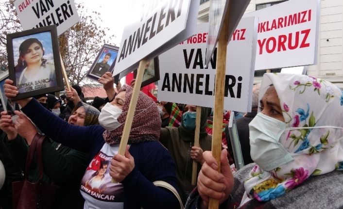 HDP'den evlatlarını isteyen Vanlı annelerin mücadelesi çığ gibi büyüyor