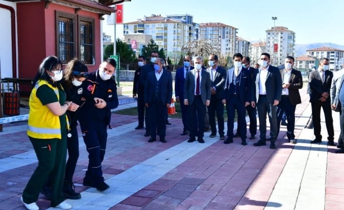 Yeşilyurt’ta gerçeğini aratmayan deprem tatbikatı