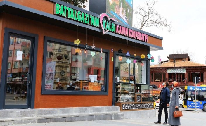 Battalgazi’nin Kalbi Kadın Kooperatifi Kafe Market büyük ilgi görüyor