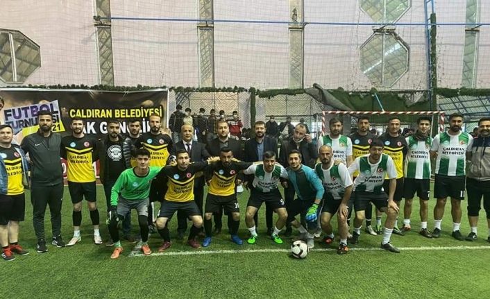 Çaldıran’da ‘Ak Gençlik’ futbol turnuvası sona erdi