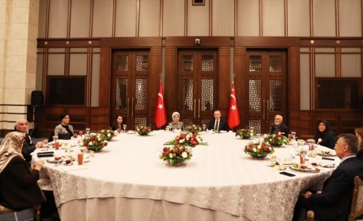 Cumhurbaşkanı Erdoğan, şehit yakınlarıyla iftar yaptı