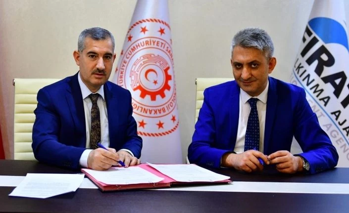 Dalbastı kirazının coğrafi işaret tescil belgesi Yeşilyurt Belediyesi’ne devir edildi