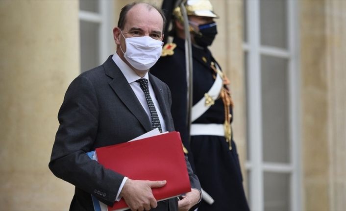 Fransız Başbakanı, sert açıklamaların geldiği Cezayir