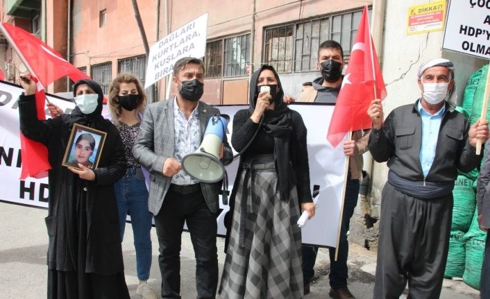 Hakkari’deki anneler HDP’ye yürüdü