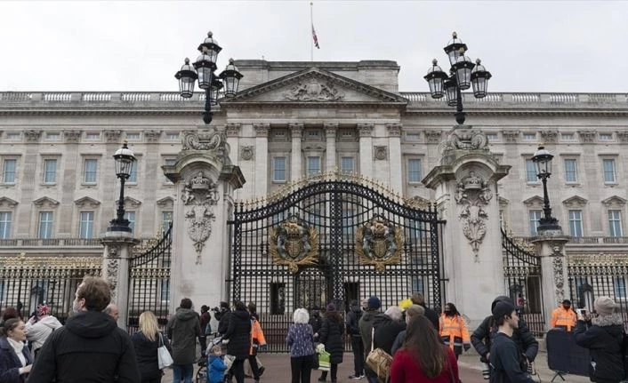 İngiltere Kraliçesi 2. Elizabeth