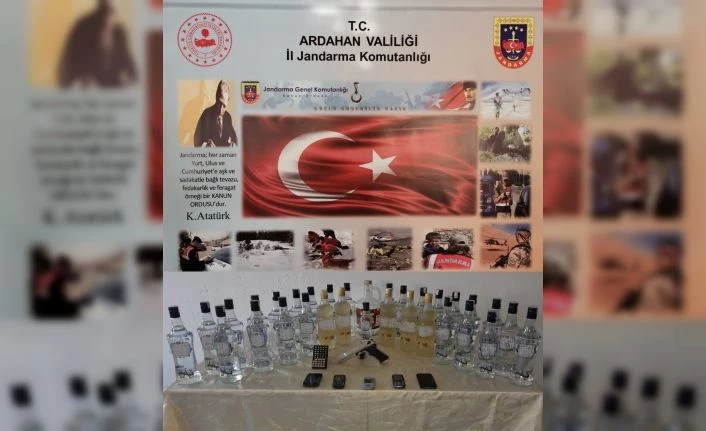 Jandarma’dan kaçak alkol operasyonu