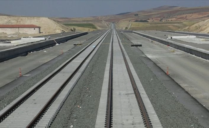 Karayolları Genel Müdürlüğü bu yıl 59 kilometre otoyol, 361 kilometre bölünmüş yol yapacak