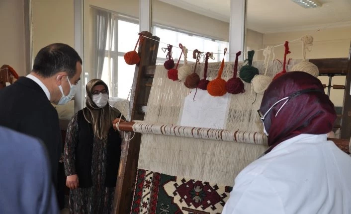 Kars Belediyesi açtığı kurslarla vatandaşların ekmek kapısı oldu