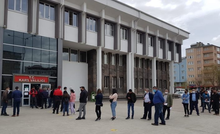 Kars’ta, ‘tam kapanma’ öncesi izin yoğunluğu