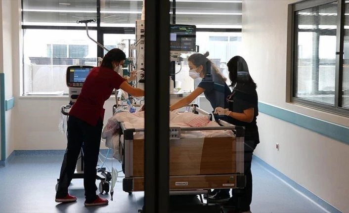 Kovid-19 kaynaklı ölümler bir ayda 4 kat, ağır hasta sayısı 2 kat arttı