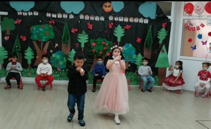 Miniklerden 23 Nisan coşkusu