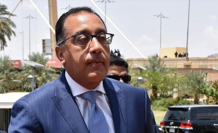 Mısır Başbakanı Medbuli, iş birliğini güçlendirmek için D-8