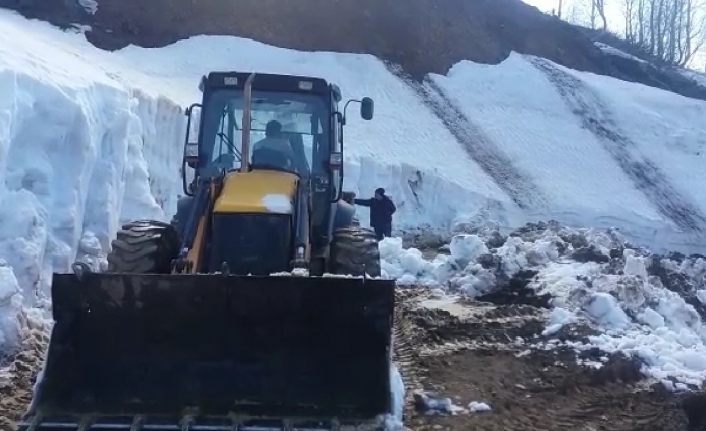 Nisan’ın sonu geldi, karla mücadele bitmedi