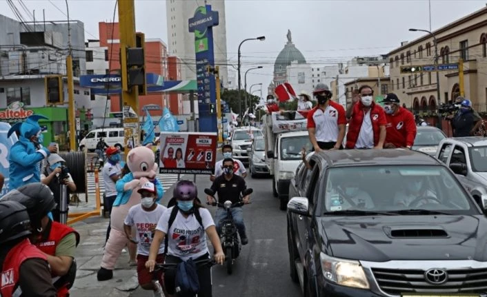 Peru halkı yeni devlet başkanını belirlemek için yarın sandık başına gidecek
