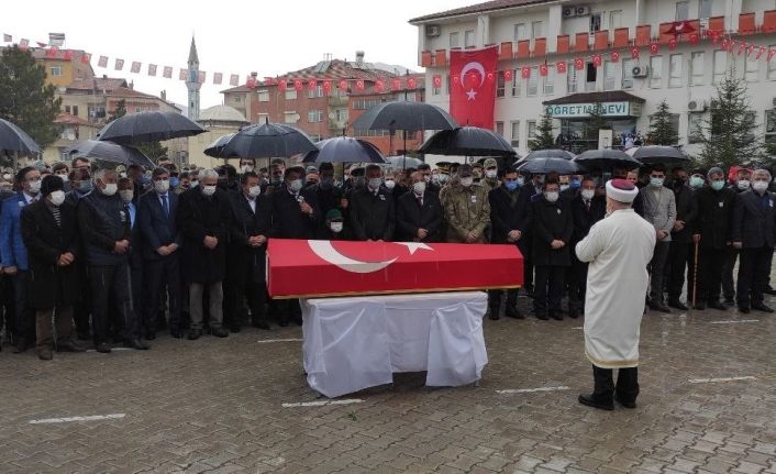Şehit Uzman Çavuş Kızılay, memleketinde gözyaşları arasında defnedildi
