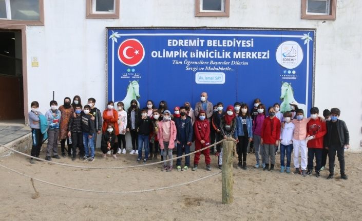 Sınıf başkanı oldu, mektupla sözünü yerini getirdi